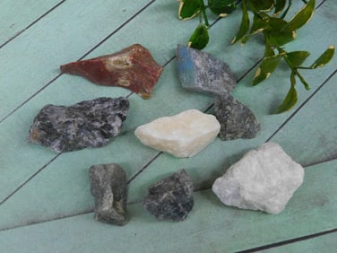 MIXED ROUGH LOT ROCK STONE LAPIDARY SPECIMEN
