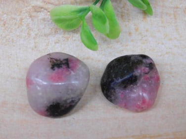 RHODONITE ROCK STONE LAPIDARY SPECIMEN