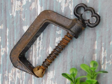 CAST IRON BENCH VICE C CLAMP VINTAGE ANTIQUE