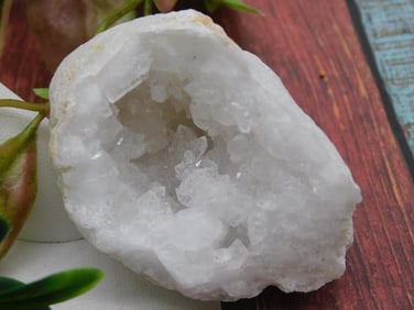 GEODE ROCK STONE LAPIDARY SPECIMEN