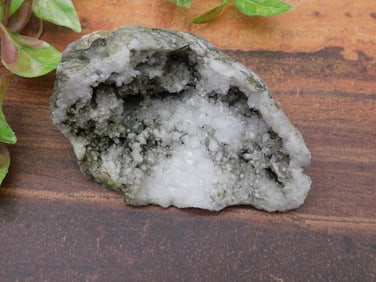 Natural Quartz Geode Specimen 212 Grams ROCK STONE LAPIDARY SPECIMEN