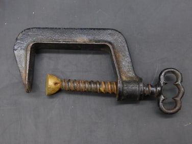 VINTAGE C CLAMP ANTIQUE TOOL
