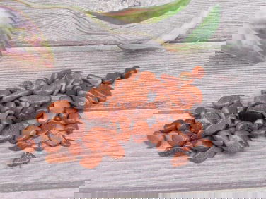 Gold Sandstone, 12 Grams of Gemstones