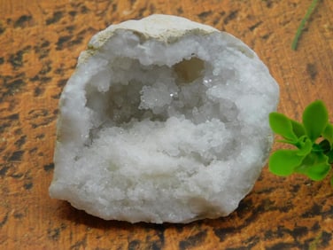 GEODE ROCK STONE LAPIDARY SPECIMEN