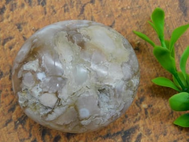 HATMANS FLOWER PETAL AGATE ROCK STONE LAPIDARY SPECIMEN