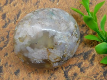 HATMANS FLOWER PETAL AGATE ROCK STONE LAPIDARY SPECIMEN