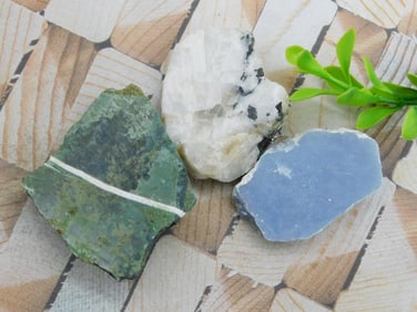 MIXED LOT ROCK STONE LAPIDARY SPECIMEN