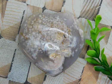 HATMANS FLOWER PETAL AGATE ROCK STONE LAPIDARY SPECIMEN