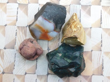 MIXED LOT ROCK STONE LAPIDARY SPECIMEN