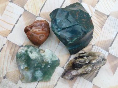 MIXED LOT ROCK STONE LAPIDARY SPECIMEN