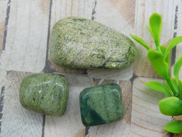 MIXED LOT ROCK STONE LAPIDARY SPECIMEN