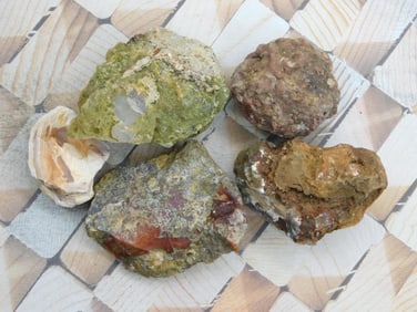 MIXED LOT ROCK STONE LAPIDARY SPECIMEN