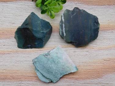 BLOODSTONE ROCK STONE LAPIDARY SPECIMEN