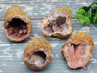 CAVE GEODES ROCK STONE LAPIDARY SPECIMEN