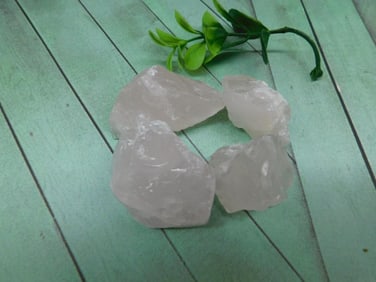 ROSE QUARTZ ROCK STONE LAPIDARY SPECIMEN