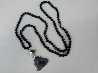 GEODE SLICE PENDANT ON SPARKLE BEAD NECKLACE VINTAGE ANTIQUE