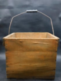 LARGE WOODEN BOX TOTE WITH HANDLE PRIMITIVE VINTAGE ANTIQUE