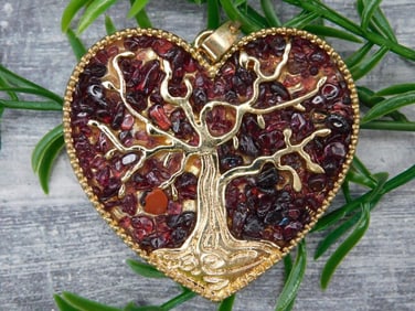 GARNET TREE HEART PENDANT ROCK STONE LAPIDARY SPECIMEN