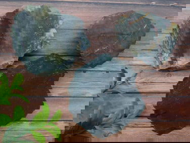 BLOODSTONE ROCK STONE LAPIDARY SPECIMEN