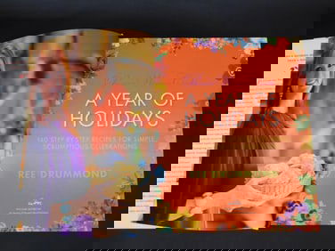 The Pioneer Woman Cooks: A Year of Holidays Cookbook