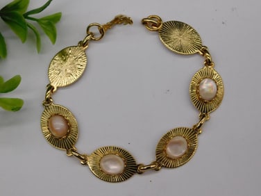 LINK BRACELET WITH MOTHER OF PEARL ACCENTS