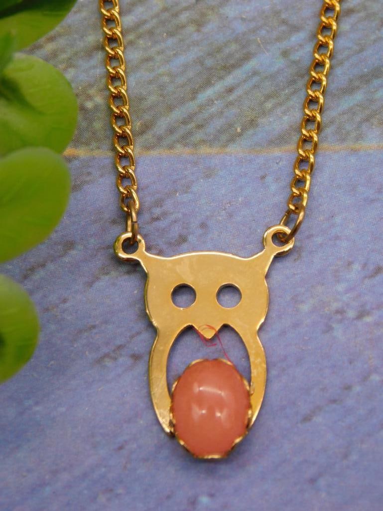 STONE OWL NECKLACE ROCK STONE LAPIDARY SPECIMEN: STONE OWL NECKLACE ROCK STONE LAPIDARY SPECIMEN