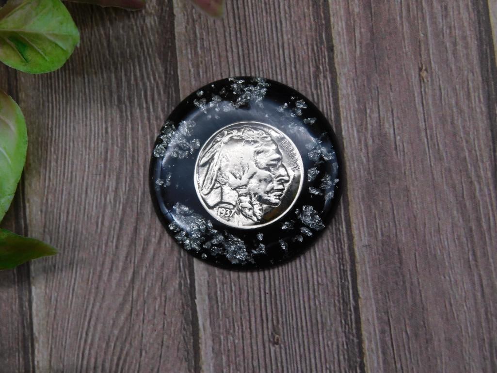 Buffalo Nickel Embedded in Decorative Black and Clear Resin Disc: Buffalo Nickel Embedded in Decorative Black and Clear Resin Disc