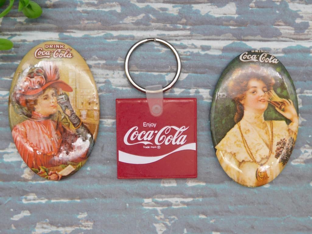 COCA-COLA POCKET MIRRORS AND KEYCHAIN: COCA-COLA POCKET MIRRORS AND KEYCHAIN