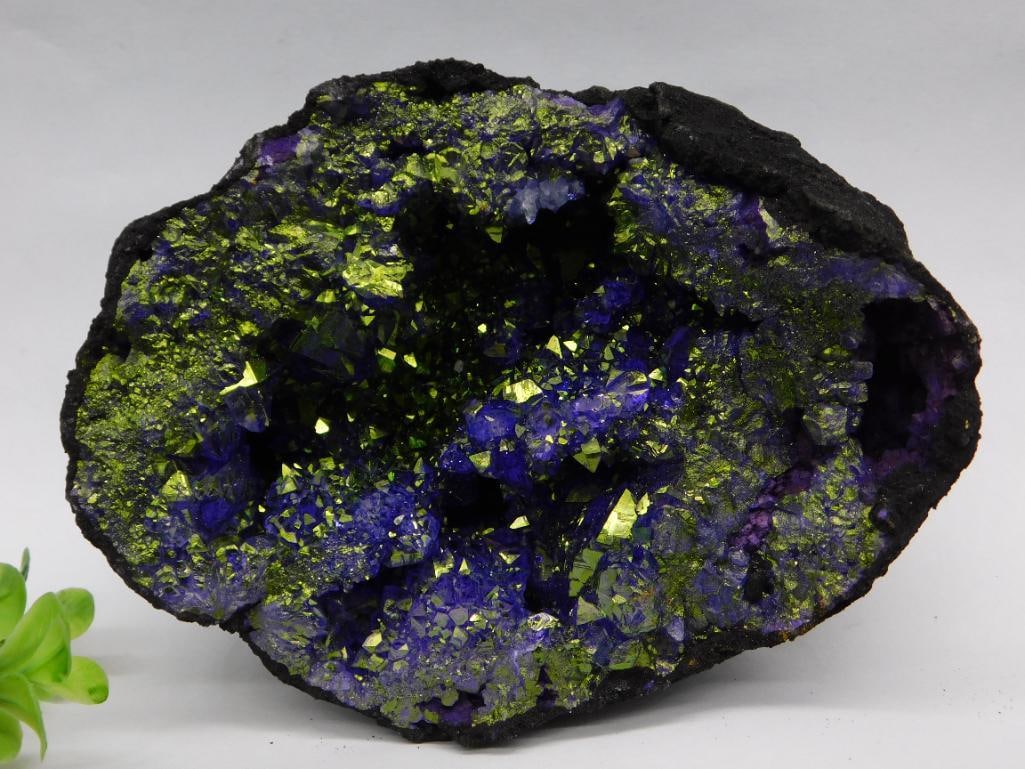 PURPLE AND GOLD GEODE ROCK STONE LAPIDARY SPECIMEN: PURPLE AND GOLD GEODE ROCK STONE LAPIDARY SPECIMEN