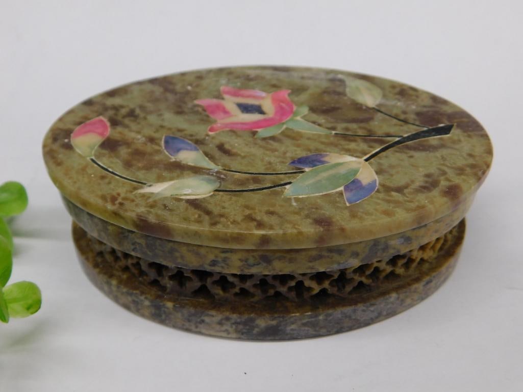 HAND-CARVED STONE TRINKET BOX WITH FLORAL INLAY ROCK STONE LAPIDARY SPECIMEN: HAND-CARVED STONE TRINKET BOX WITH FLORAL INLAY ROCK STONE LAPIDARY SPECIMEN