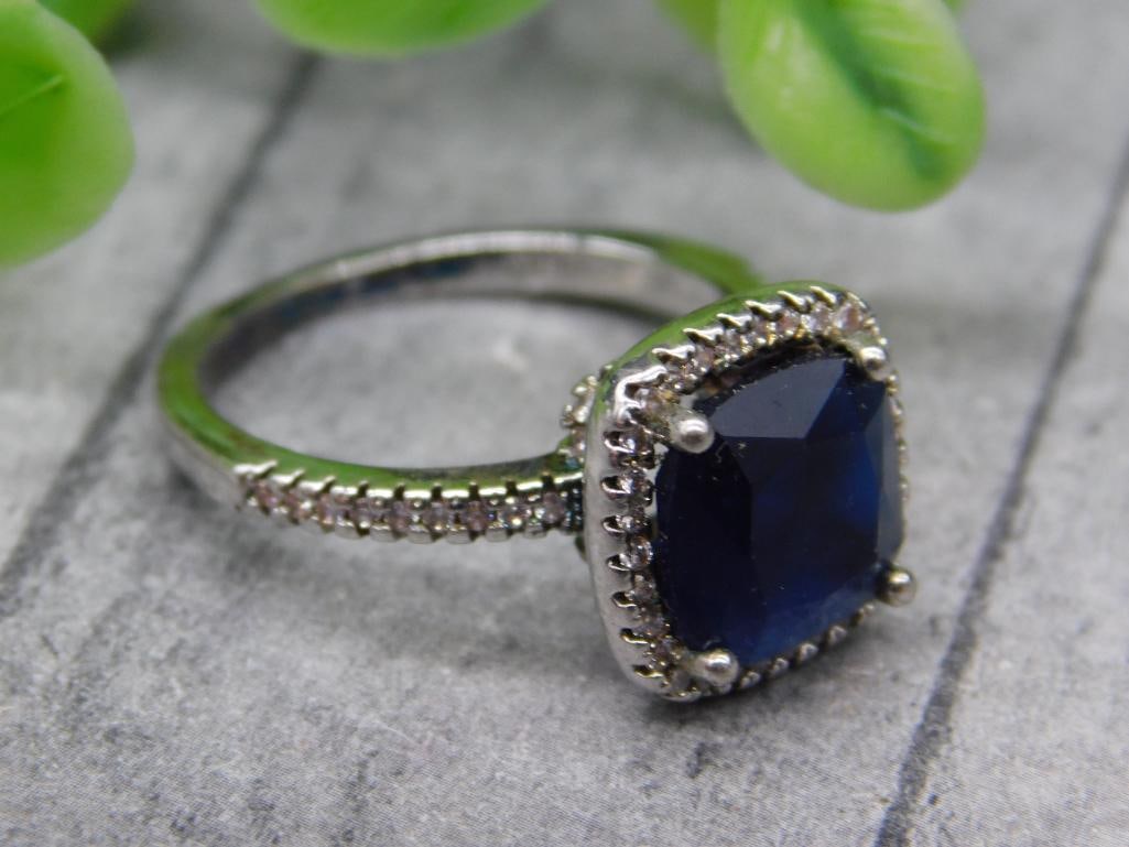 STONE RING ROCK STONE LAPIDARY SPECIMEN: STONE RING ROCK STONE LAPIDARY SPECIMEN