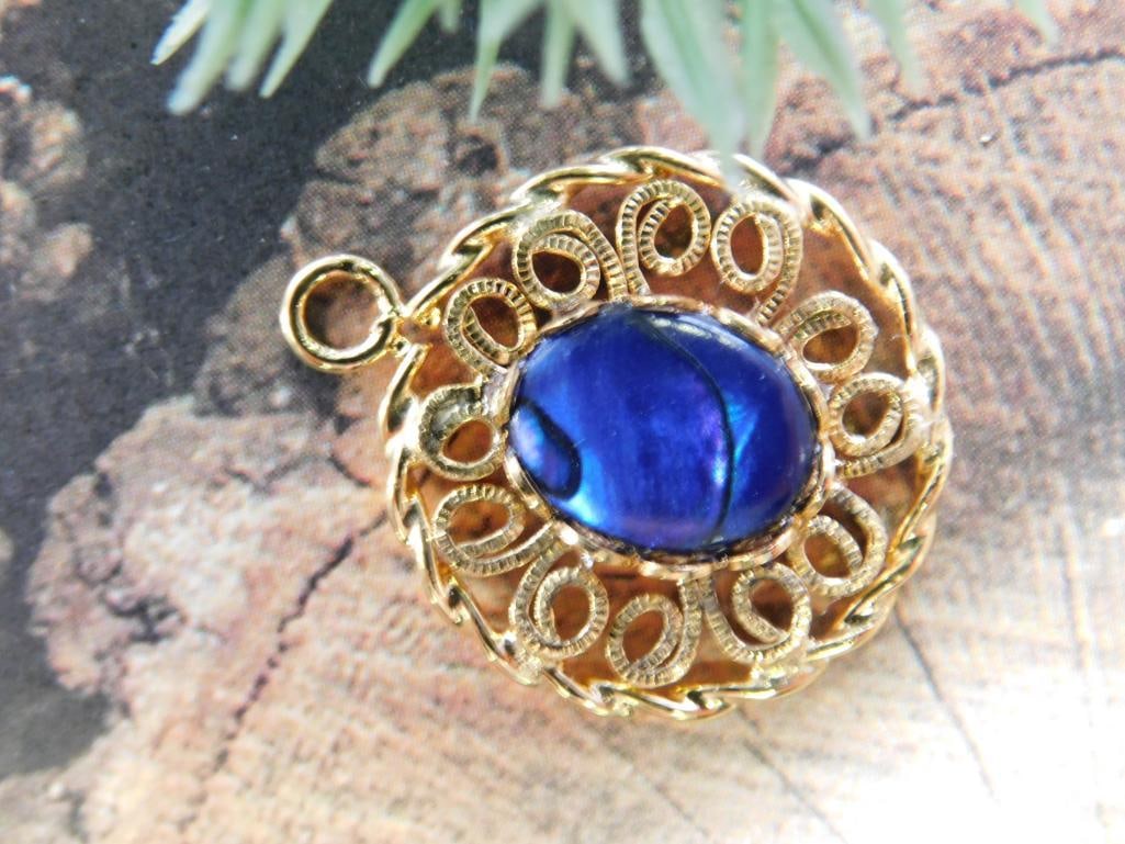 ABALONE PENDANT ROCK STONE LAPIDARY SPECIMEN: ABALONE PENDANT ROCK STONE LAPIDARY SPECIMEN