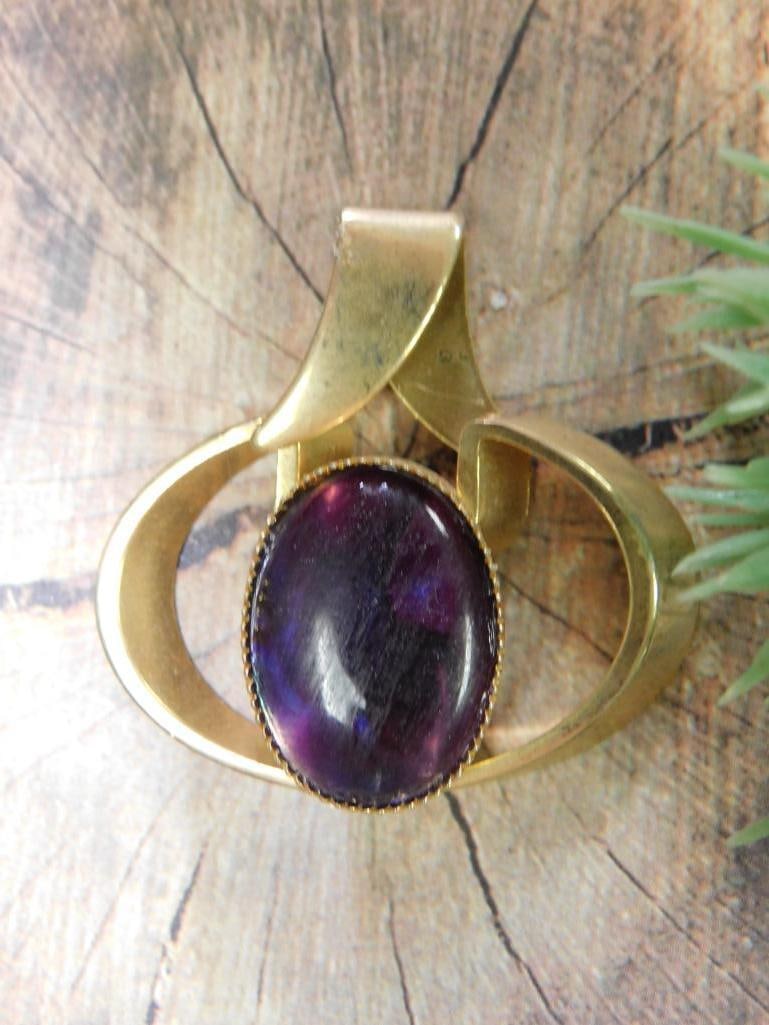 ABALONE PENDANT ROCK STONE LAPIDARY SPECIMEN: ABALONE PENDANT ROCK STONE LAPIDARY SPECIMEN