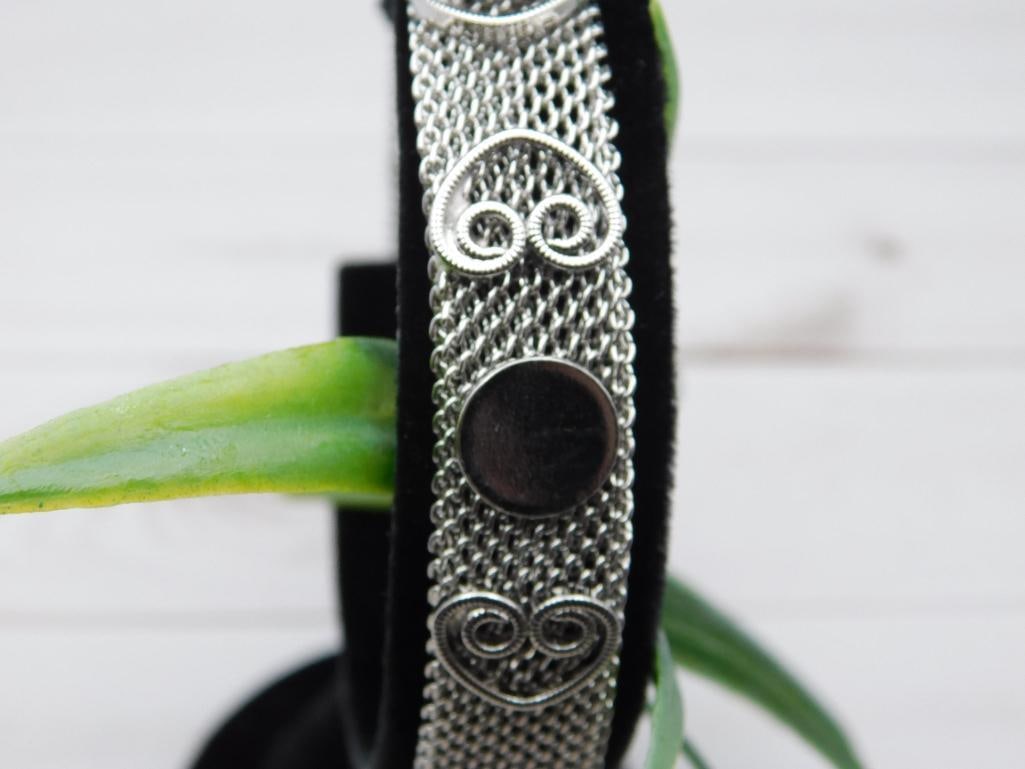 SILVER BRACELET: SILVER BRACELET