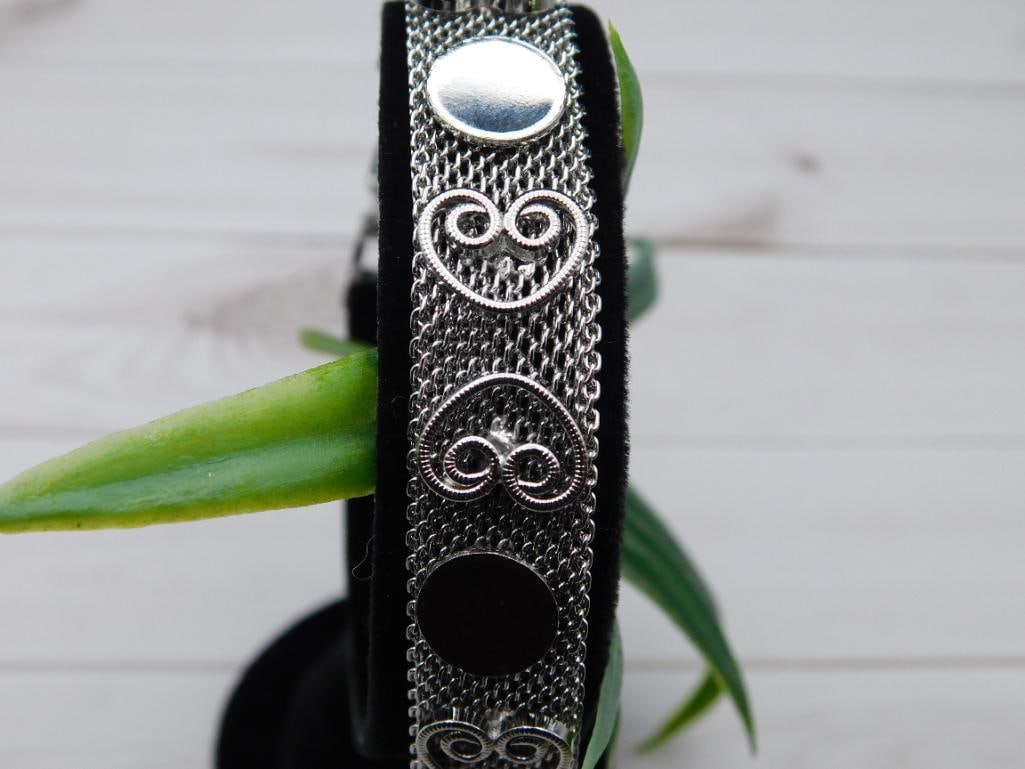 SILVER BRACELET: SILVER BRACELET