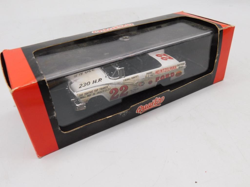 DIE CAST CAR IN BOX: DIE CAST CAR IN BOX