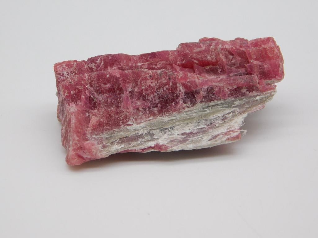 GEM RHODONITE 250 CARATS ROCK STONE LAPIDARY SPECIMEN: GEM RHODONITE 250 CARATS ROCK STONE LAPIDARY SPECIMEN