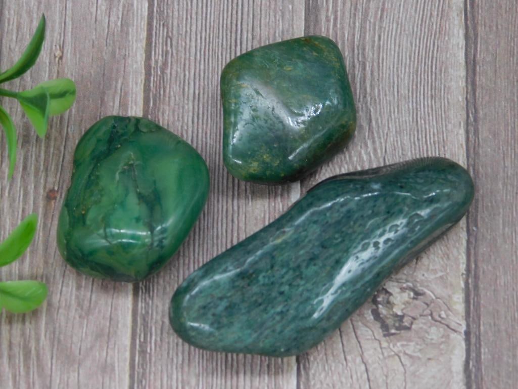 ROCK STONE LAPIDARY SPECIMEN: ROCK STONE LAPIDARY SPECIMEN