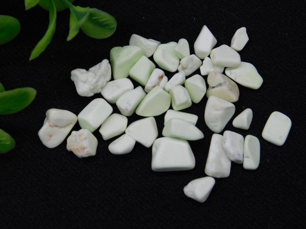 LEMON CHRYSOPRASE CHIPS ROCK STONE LAPIDARY SPECIMEN: LEMON CHRYSOPRASE CHIPS ROCK STONE LAPIDARY SPECIMEN