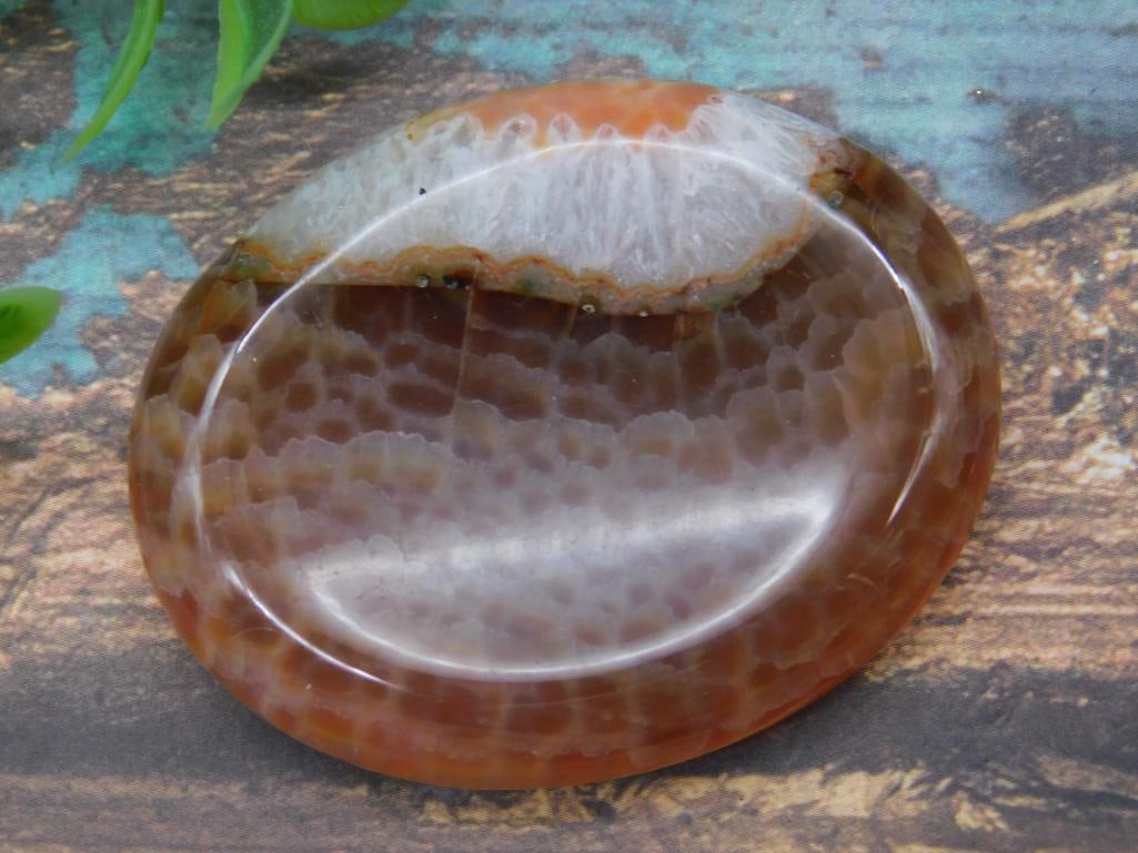FIRE AGATE WORRY STONE ROCK STONE LAPIDARY SPECIMEN: FIRE AGATE WORRY STONE ROCK STONE LAPIDARY SPECIMEN