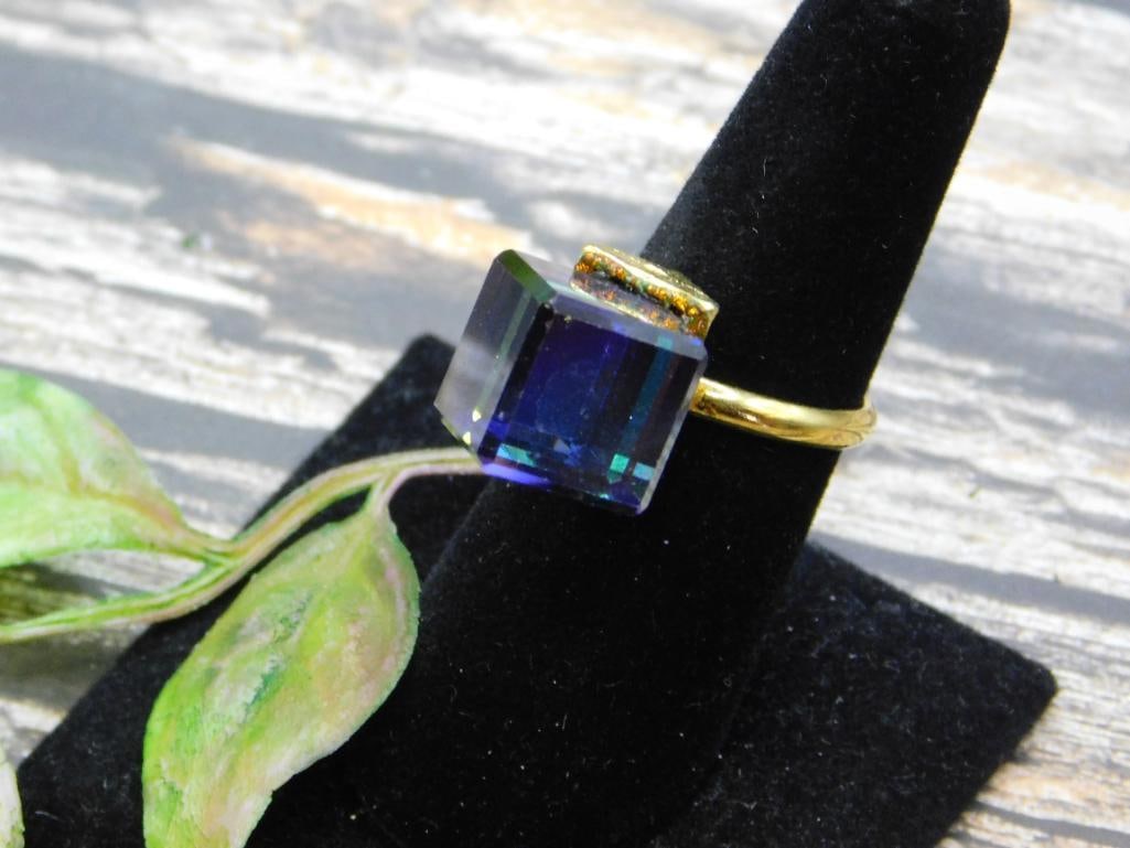 RING ROCK STONE LAPIDARY SPECIMEN: RING ROCK STONE LAPIDARY SPECIMEN