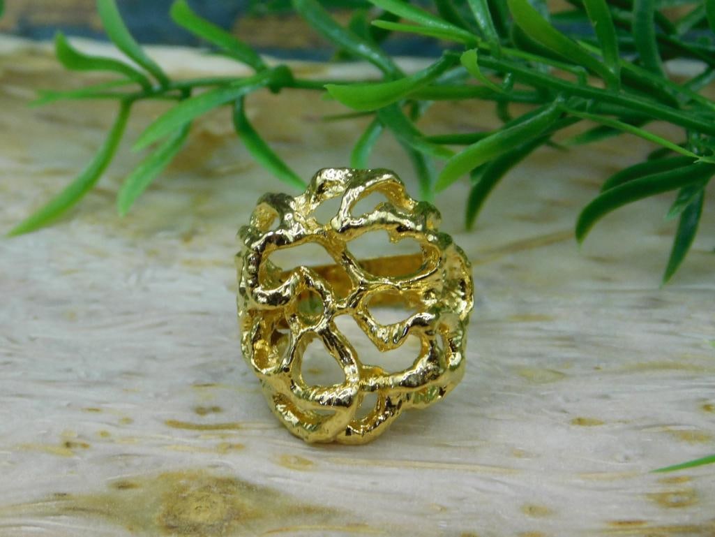 GOLD CLUSTER RING ROCK STONE LAPIDARY SPECIMEN: GOLD CLUSTER RING ROCK STONE LAPIDARY SPECIMEN
