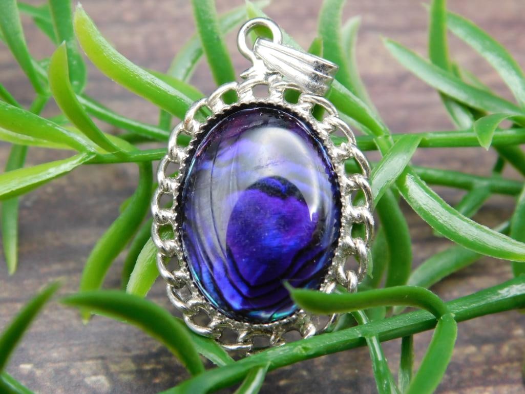 ABALONE STONE PENDANT ROCK STONE LAPIDARY SPECIMEN: ABALONE STONE PENDANT ROCK STONE LAPIDARY SPECIMEN