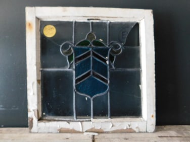 EUROPEAN STAINED GLASS WINDOW HERALDIC SHIELD DESIGN VINTAGE ANTIQUE