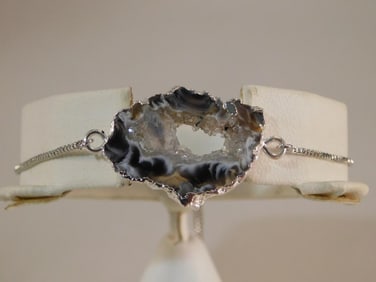 GEODE SLICE PENDANT ADJUSTABLE BRACELET