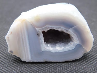 GEODE ROCK STONE LAPIDARY SPECIMEN