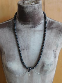 AFRICAN TRADE BEADS ROCK STONE LAPIDARY SPECIMEN