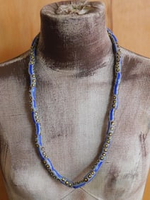 AFRICAN TRADE BEADS ROCK STONE LAPIDARY SPECIMEN