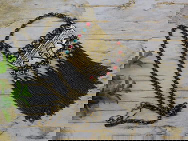 STONE AND FRINGE NECKLACE