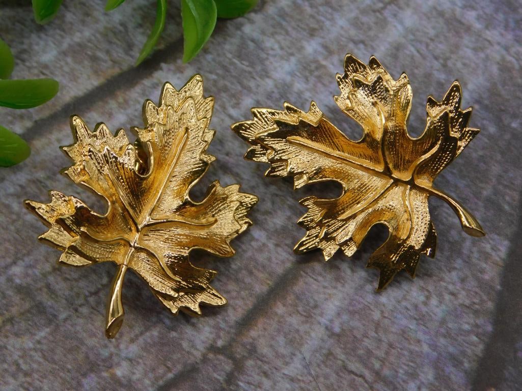 Gold-Tone Leaf Design Clip-On Earrings: Gold-Tone Leaf Design Clip-On Earrings